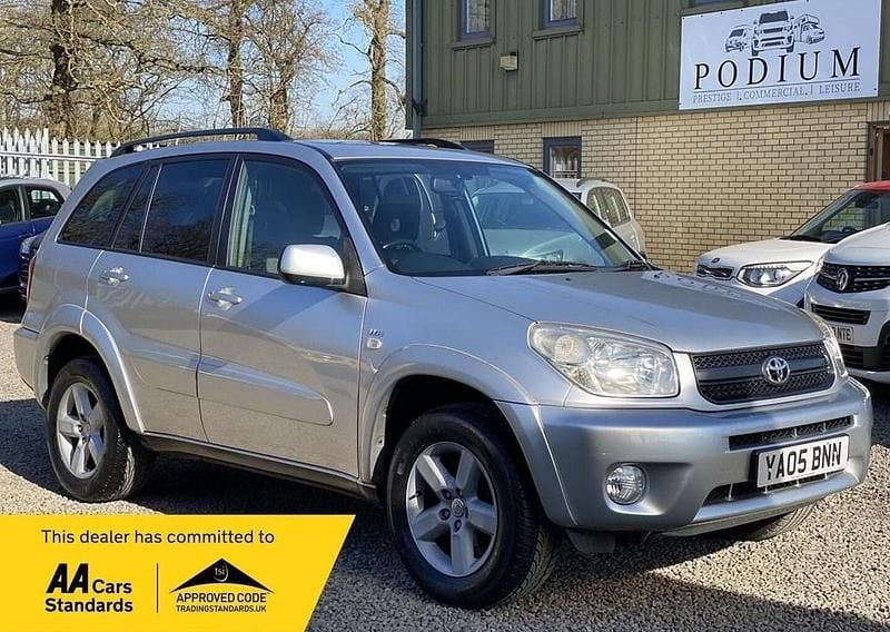 Silver Used 2005 Toyota RAV4 Estate | £5,490 (Fair price) - Image 1/3
