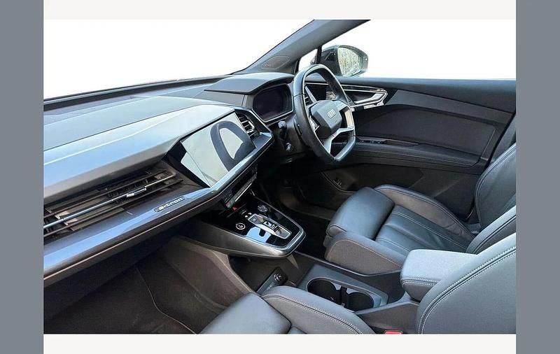 Used Audi Q4 Sportback e-tron Black Edition 150 kW (204 HP) 2024 White SUV