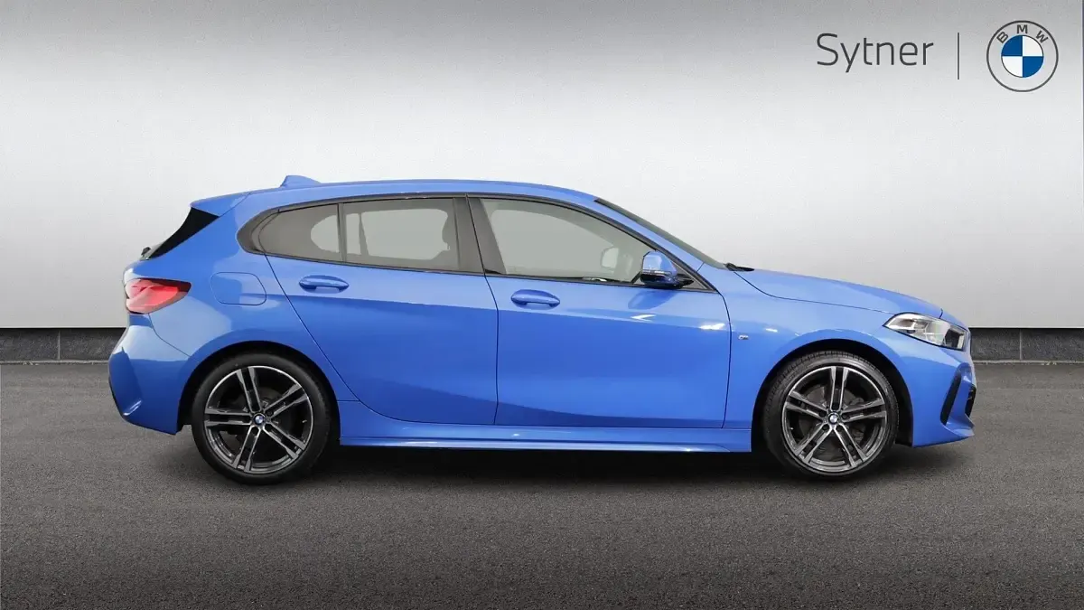 Used BMW 118 M Sport 138 HP (101 kW) 2020 Blue Hatchback