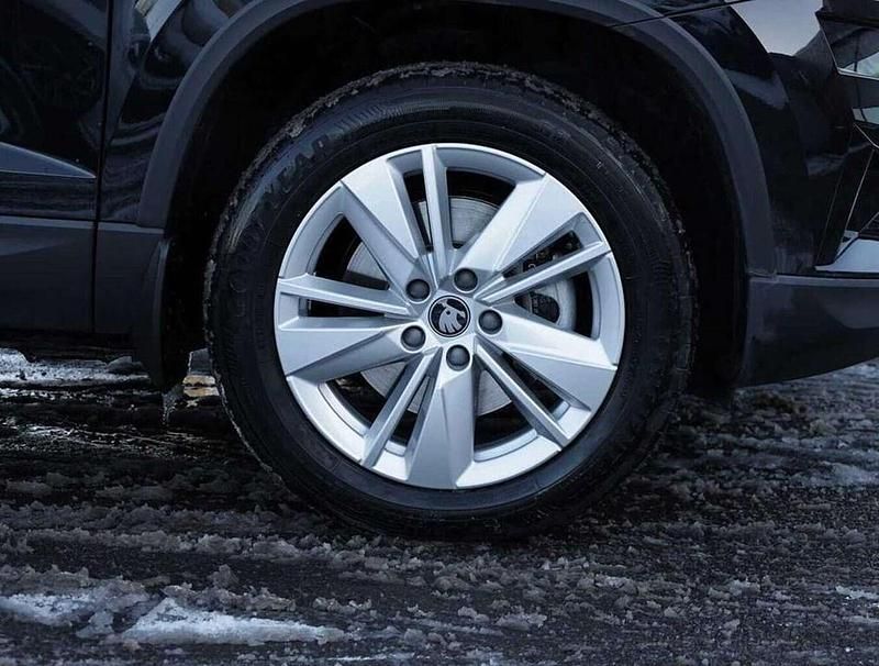 Used Skoda Karoq SE 150 HP (110 kW) 2025 Black magic pearl effect SUV