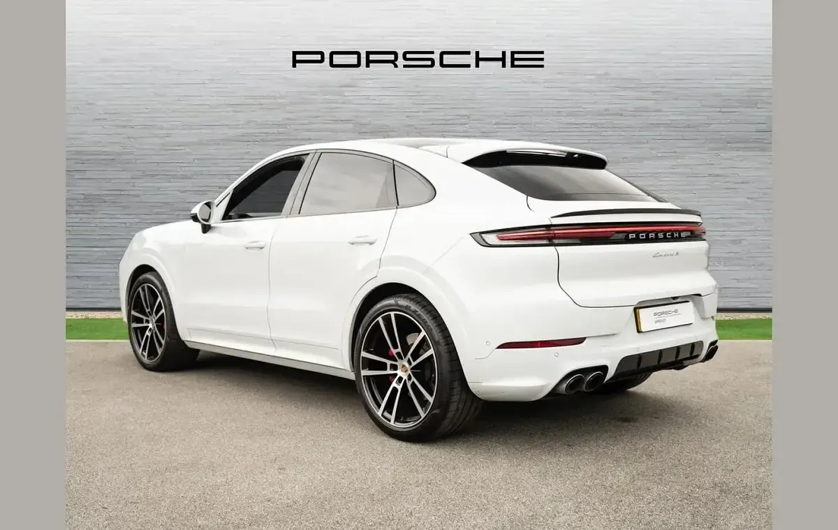 Used Porsche Cayenne S 468 HP (344 kW) 2023 White SUV