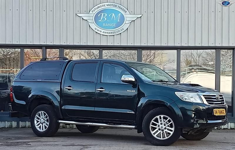 Used Toyota HiLux 2014 Green Pickup
