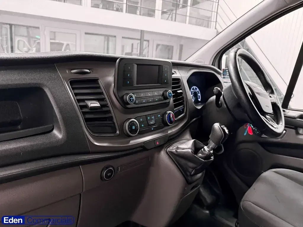 Used Ford Transit Custom Trend 105 HP (77 kW) 2019 White Van