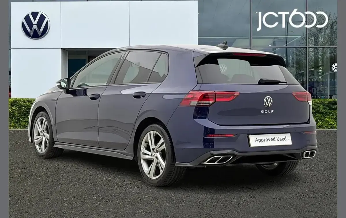 Used VW Golf VIII R-line 150 HP (110 kW) 2023 Blue Hatchback