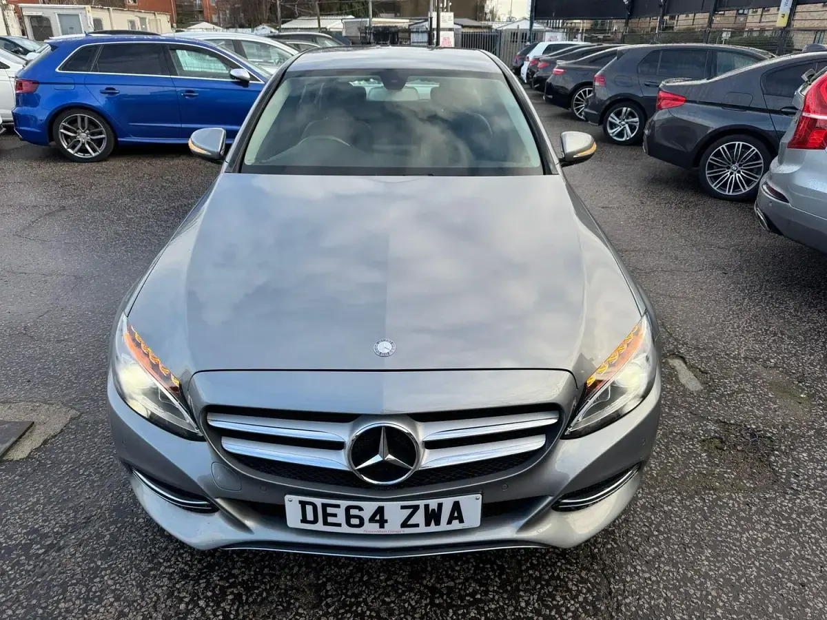 Usado Mercedes C200 184 CV (135 kW) 2014 Plateado Berlina