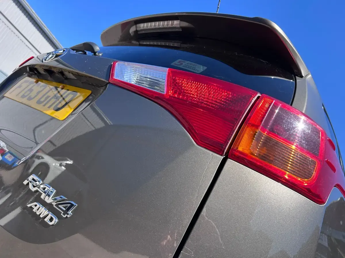 Usado Toyota RAV4 150 CV (110 kW) 2013 Beige SUV