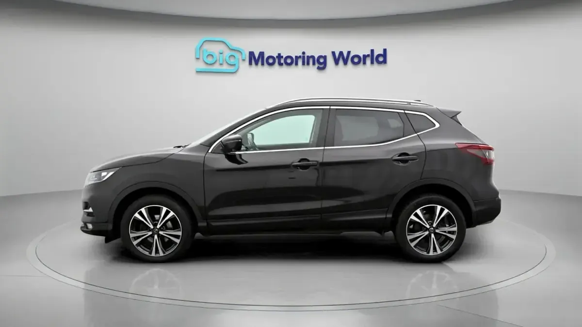 Used Nissan Qashqai N-Connecta 140 HP (102 kW) 2020 Black SUV