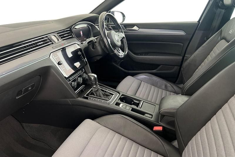 Used VW Passat R-line 150 HP (110 kW) 2019 Blue Estate