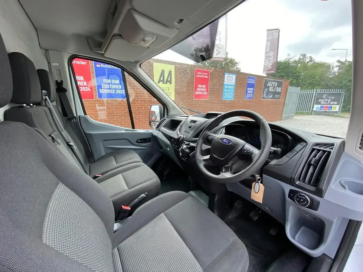 Used Ford Transit 130 HP (95 kW) 2019 White Van