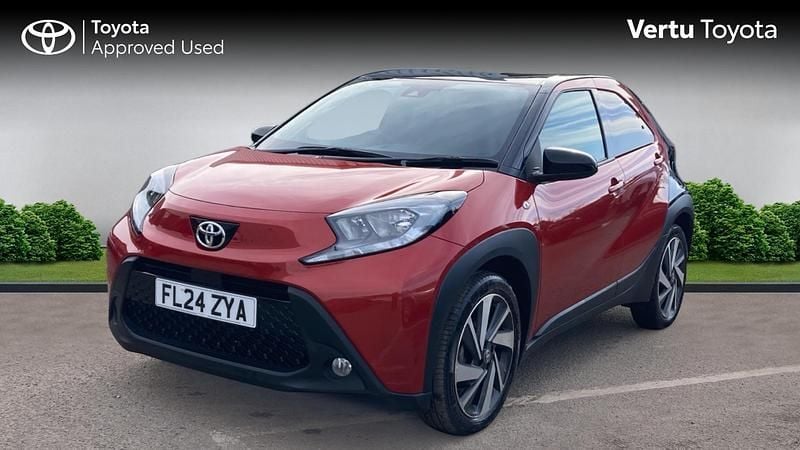 Used Toyota Aygo X 72 HP (52 kW) 2024 Red SUV
