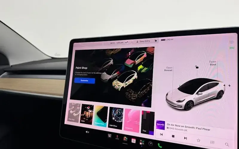 Used Tesla Model 3 Performance 461 kW (627 HP) 2019 White Sedan