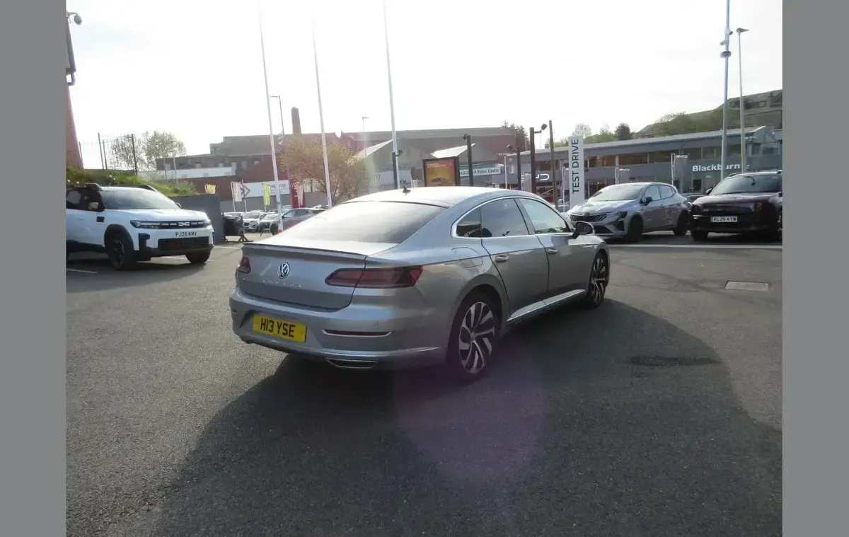 Usado VW Arteon R-line 147 HP (108 kW) 2019 Prateado Citadino