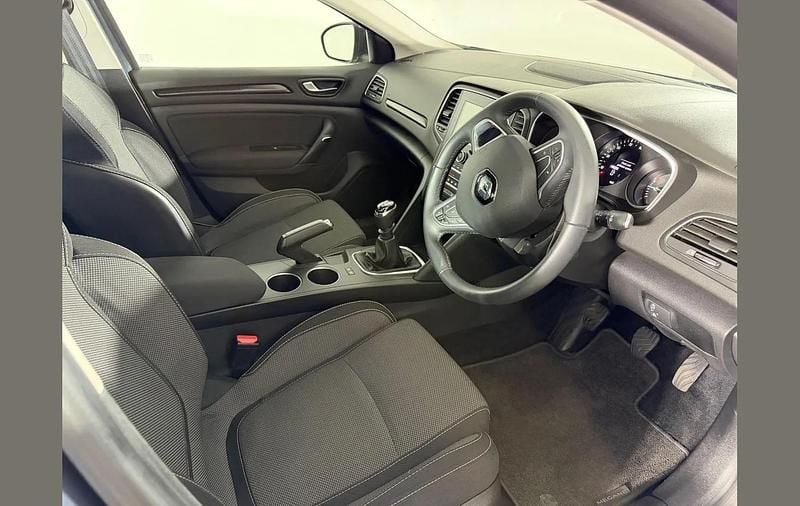 Used Renault Mégane IV Play 138 HP (101 kW) 2019 Grey Hatchback