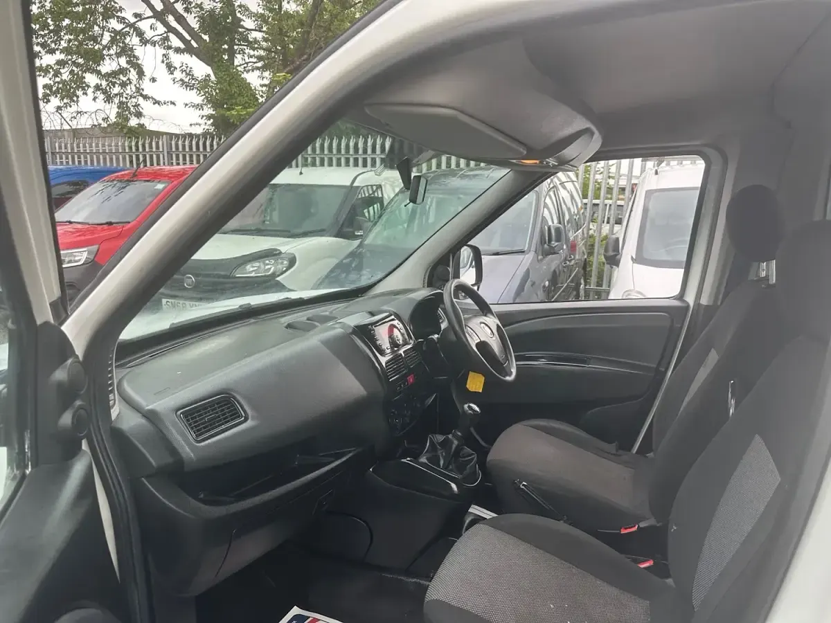 Used Fiat Doblò 95 HP (69 kW) 2018 White MPV