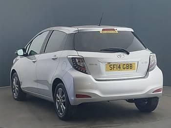 Used Toyota Yaris 101 HP (74 kW) 2014 Silver Hatchback