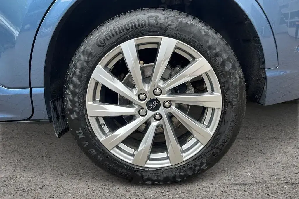 Used Ford Kuga Vignale 190 HP (139 kW) 2023 Blue SUV