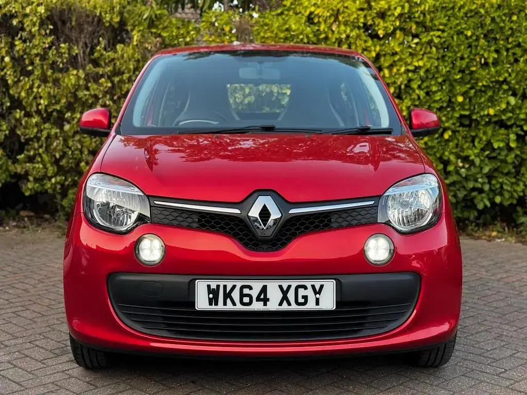 Used Renault Twingo Play 70 HP (51 kW) 2014 Red Hatchback