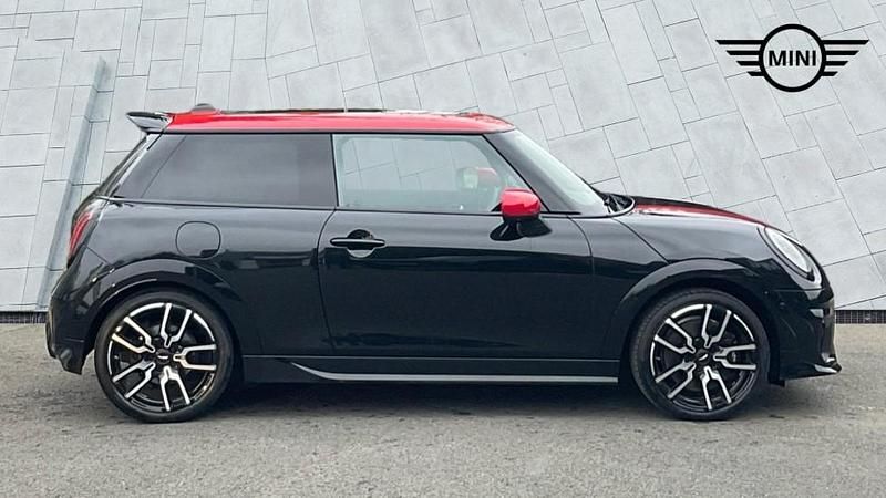 Used Mini Cooper Hatch 154 HP (113 kW) 2024 Black Hatchback