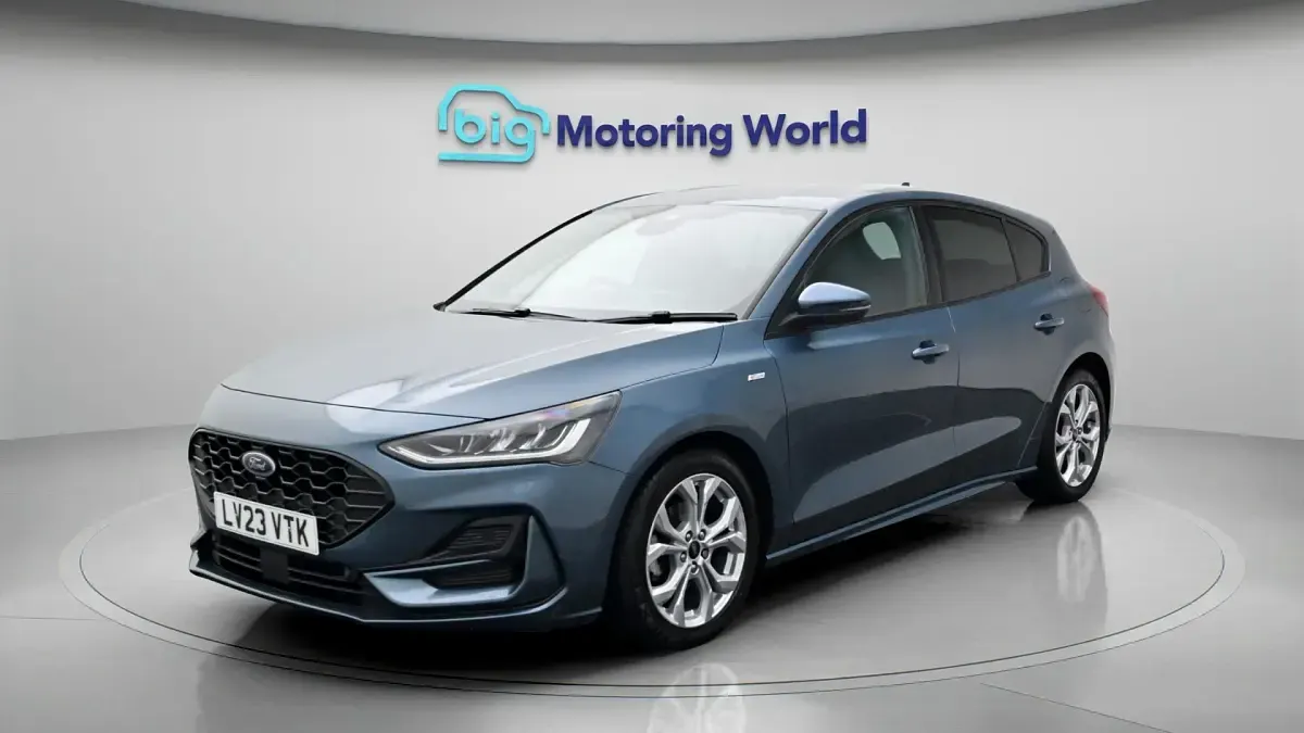 Used Ford Focus ST-Line 125 HP (91 kW) 2023 Blue Hatchback