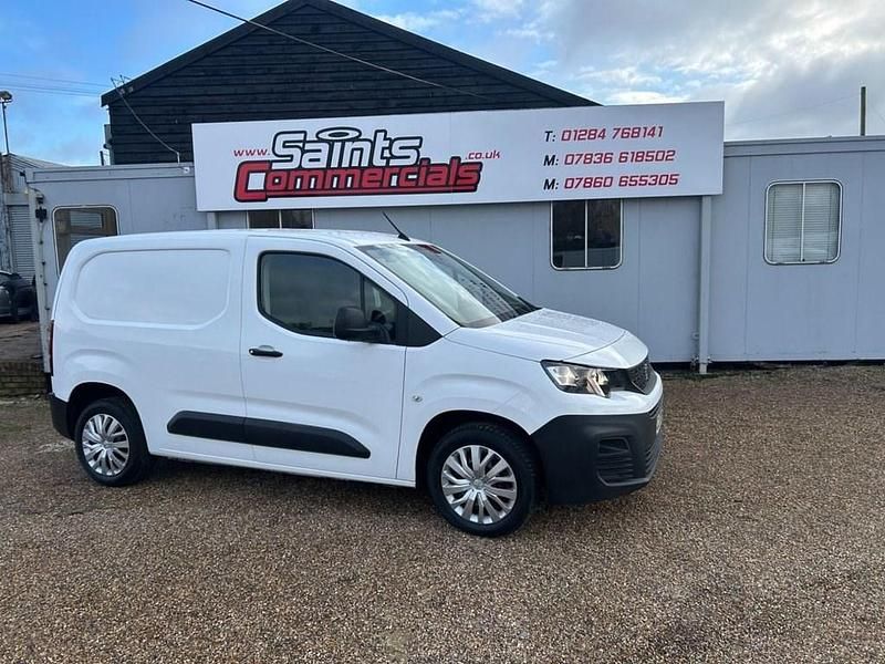 White Used 2020 Peugeot Partner MPV | £7,995 (Fair price) - Image 1/4