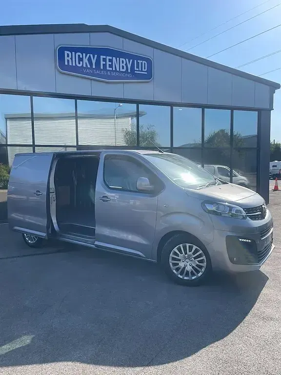 Used Vauxhall Vivaro Sportive 120 HP (88 kW) 2020 Grey MPV