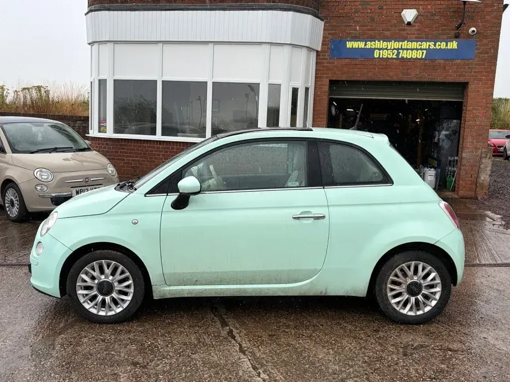 Used Fiat 500 Lounge 69 HP (50 kW) 2014 Green Hatchback