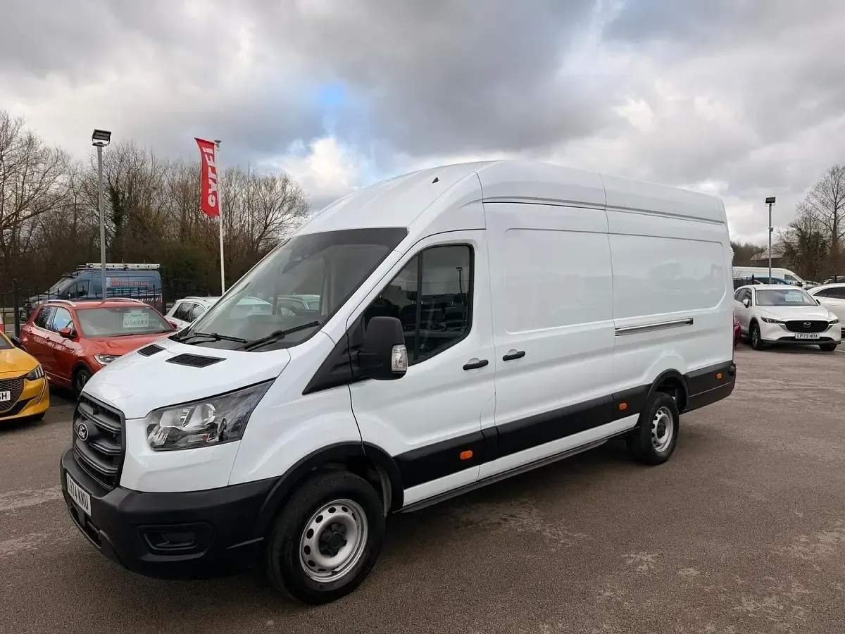 Used Ford Transit 165 HP (121 kW) 2024 White Van