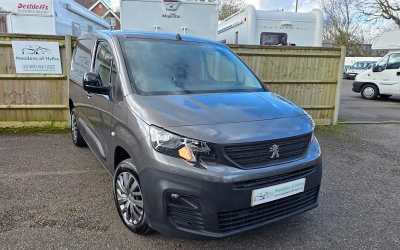Used Peugeot Partner 102 HP (75 kW) 2022 Grey MPV