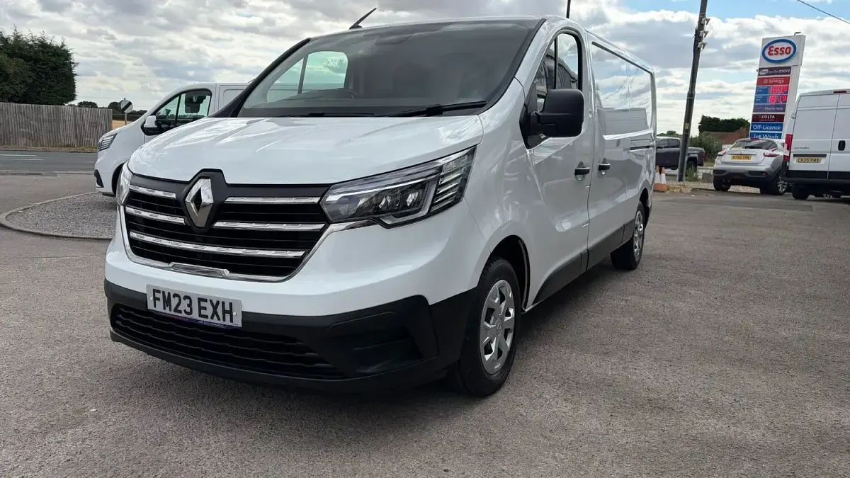 Used Renault Trafic 2023 White MPV