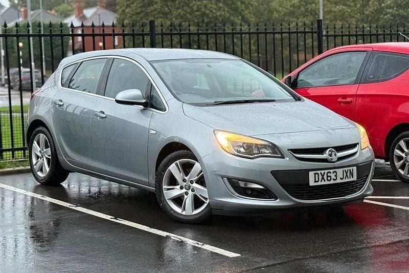 Silver Used 2013 Vauxhall Astra SRi Hatchback | £1,395 (Good price) - Image 1/1
