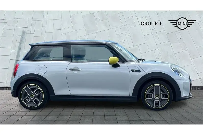 Used Mini Cooper S Level 3 135 kW (184 HP) 2021 White silver Hatchback