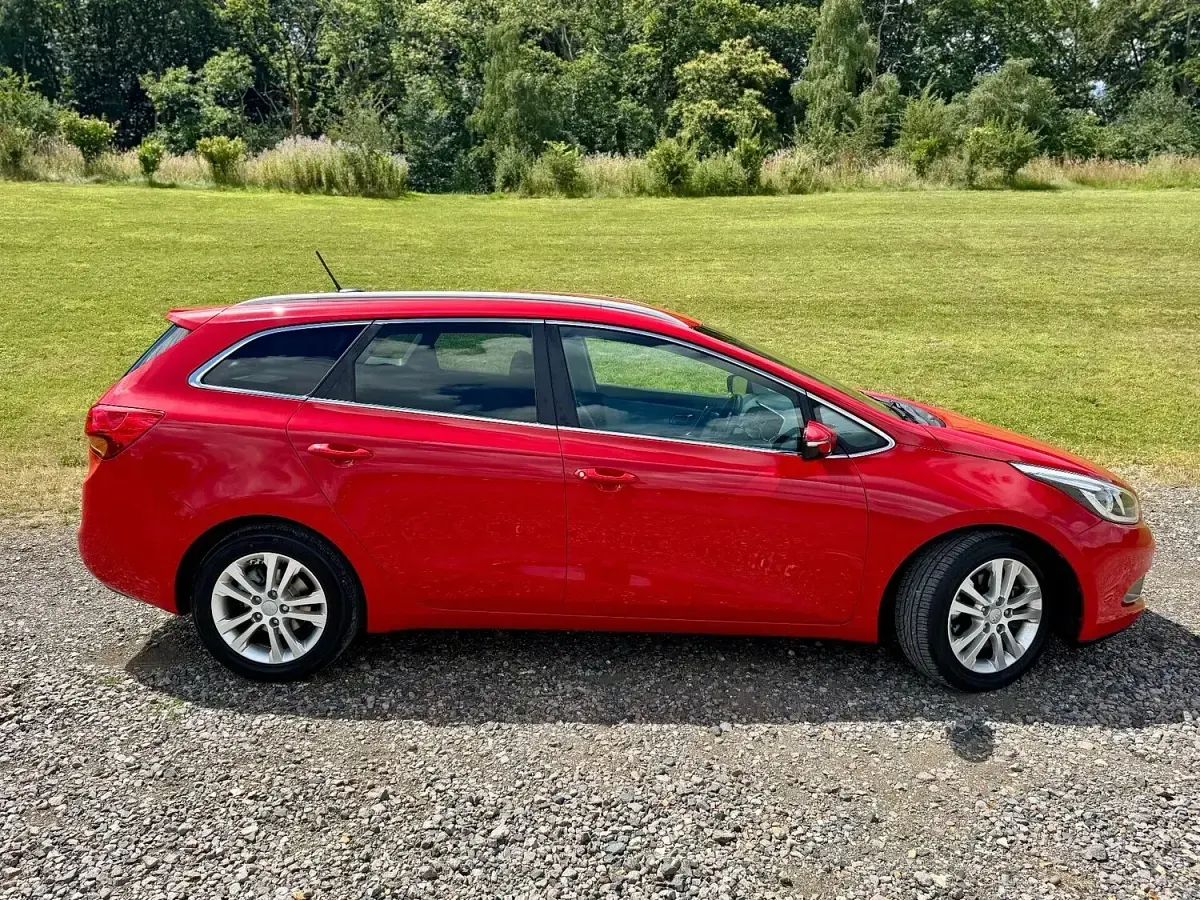 Used Kia Ceed 2015 Red Hatchback