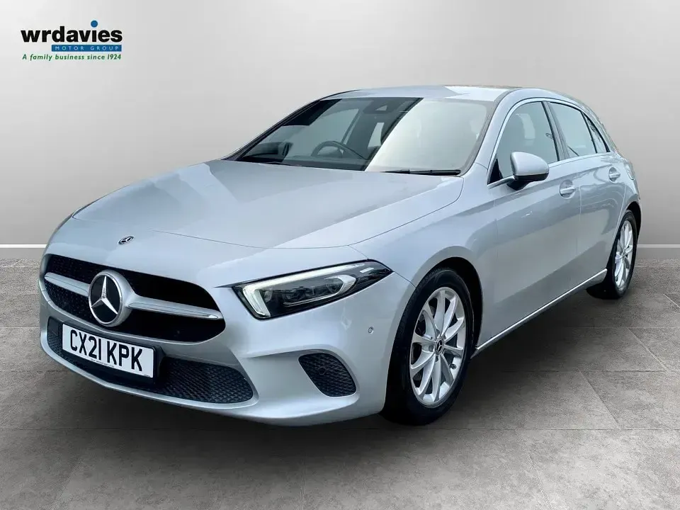 Używany Mercedes A200 Executive 163 KM (119 kW) 2021 Srebrny Hatchback