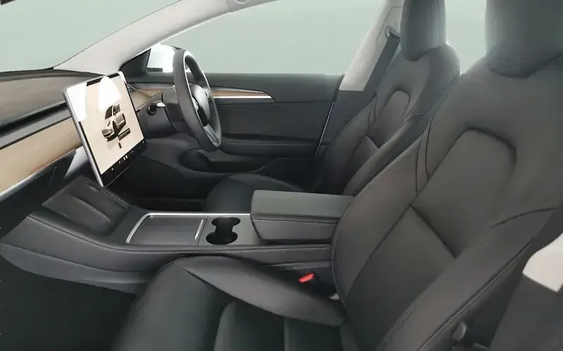 Używany Tesla Model 3 Performance 461 kW (627 KM) 2023 Biały Sedan/Limuzyna