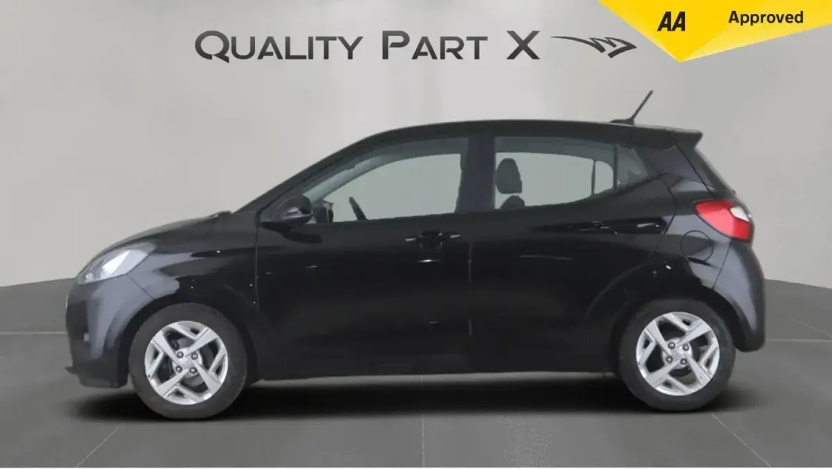 Usado Hyundai i10 SE 84 HP (61 kW) 2023 Preto Citadino