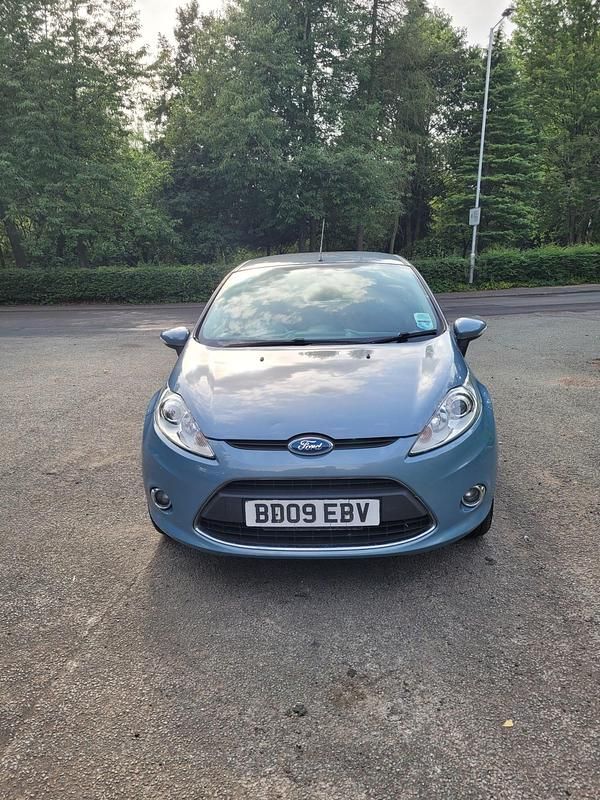 Blue Used 2009 Ford Fiesta Zetec Hatchback | £2,395 (Super price) - Image 1/4