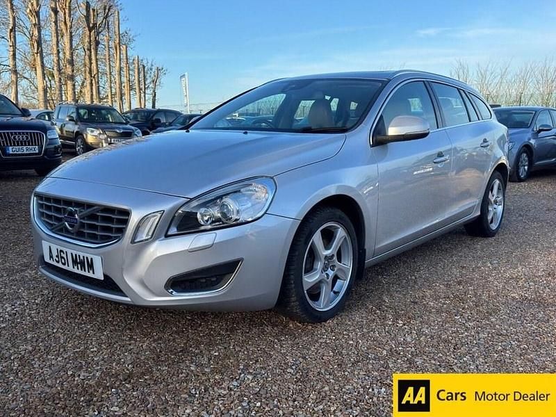 Used Volvo V60 SE Lux 215 HP (158 kW) 2012 Silver Estate