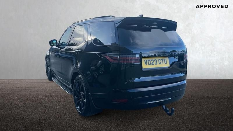 Used Land Rover Discovery 5 SE Dynamic 2023 Santorini black SUV