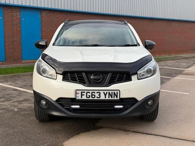 White Used 2013 Nissan Qashqai +2 360º SUV | £2,499 (Fair price) - Image 1/4