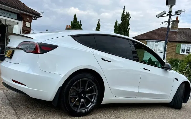 Used Tesla Model 3 Standard Range 180 kW (245 HP) 2023 White Sedan