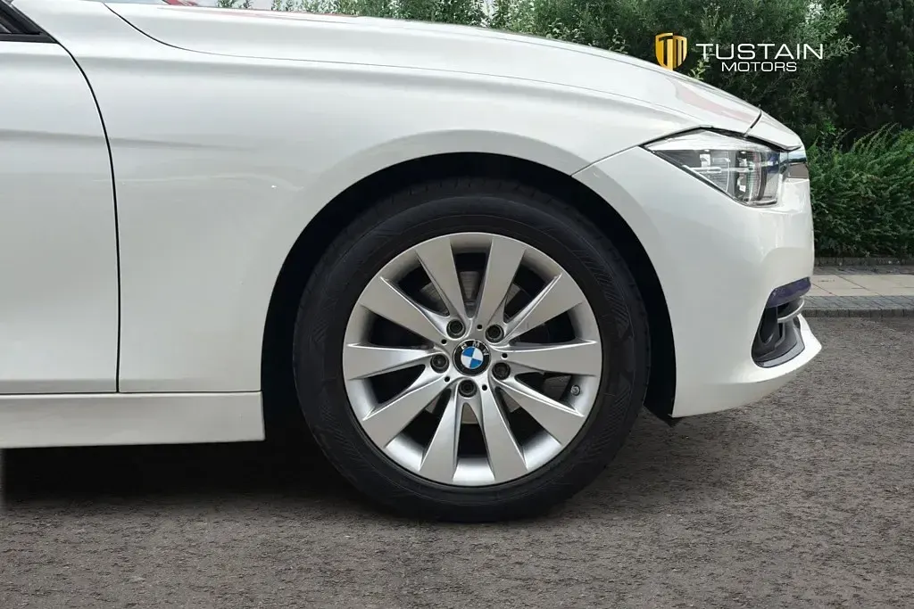 Used BMW 320 Sport Line 184 HP (135 kW) 2018 White Sedan