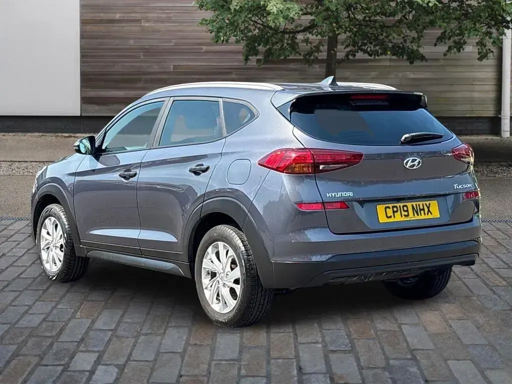 Used Hyundai Tucson SE 132 HP (97 kW) 2019 Grey SUV