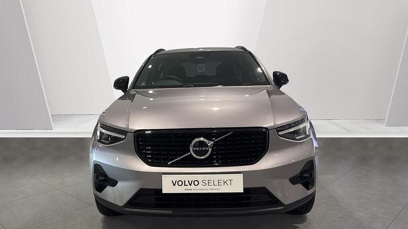 Used Volvo XC40 Plus 163 HP (119 kW) 2026 Silver SUV