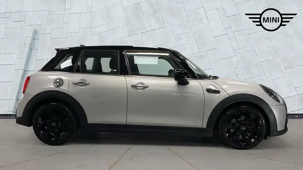 Used Mini Cooper S Classic 176 HP (129 kW) 2022 Silver Hatchback