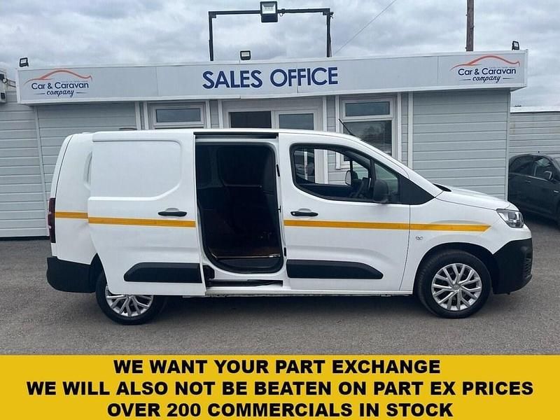Usado Citroën Berlingo 100 HP (73 kW) 2020 Branco Monovolume