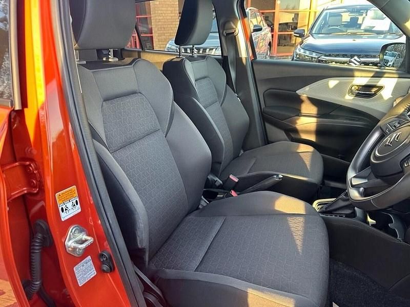 New Suzuki Swift 82 HP (60 kW) 2025 Orange Hatchback