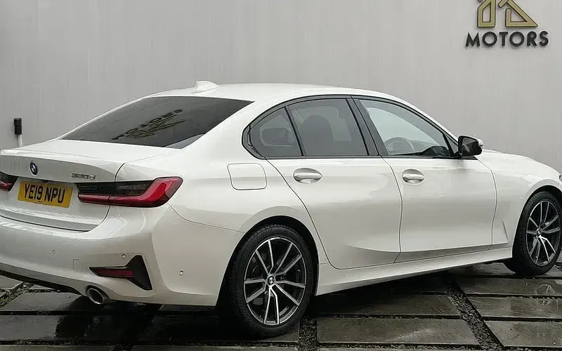 Used BMW 320 Sport Line 190 HP (139 kW) 2019 White Sedan