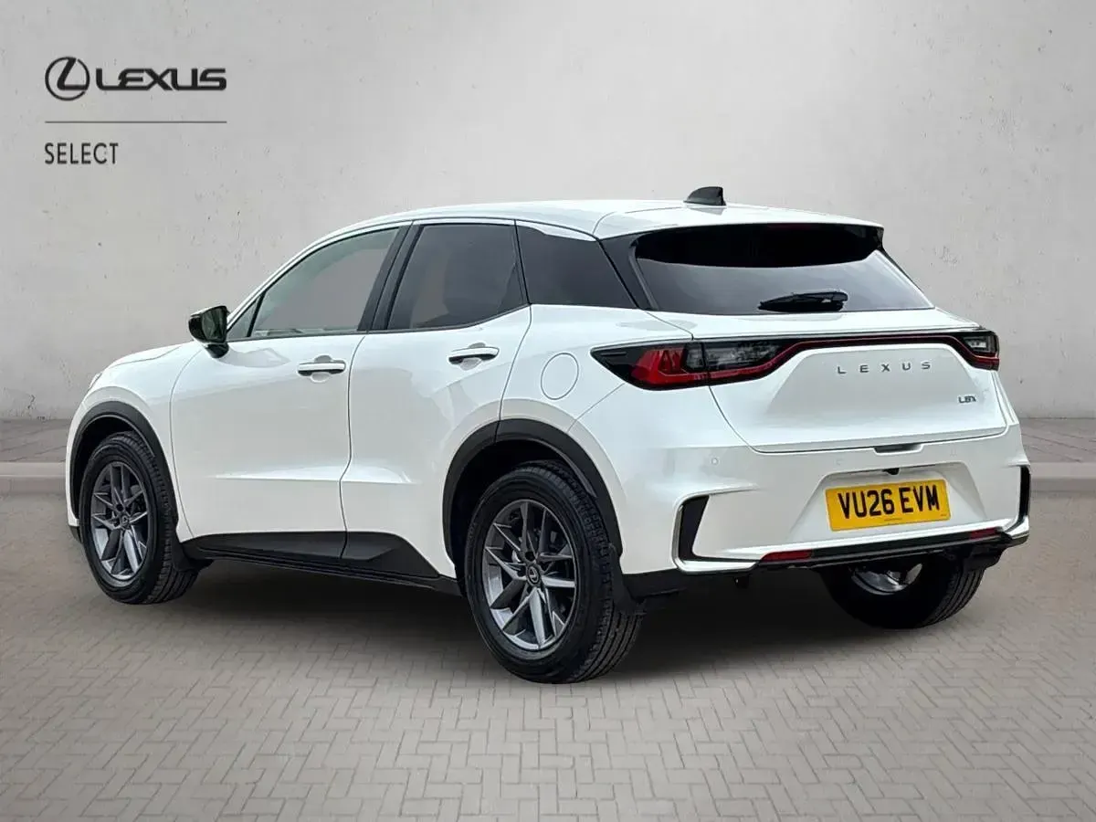 Used Lexus LBX 136 HP (100 kW) 2026 White SUV
