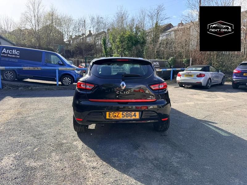 Used Renault Clio IV Dynamique 90 HP (66 kW) 2017 Black Hatchback