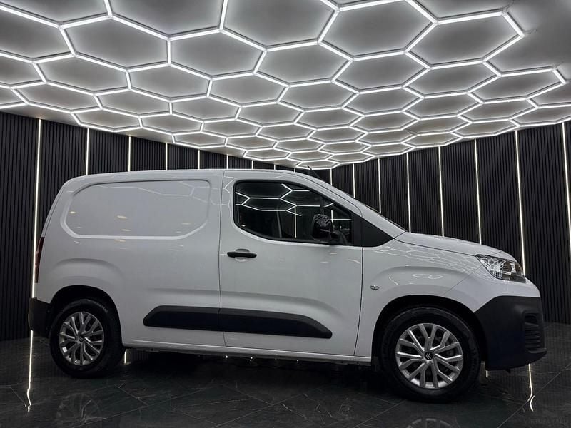 Used Citroën e-Berlingo 50 kW (68 HP) 2022 White MPV